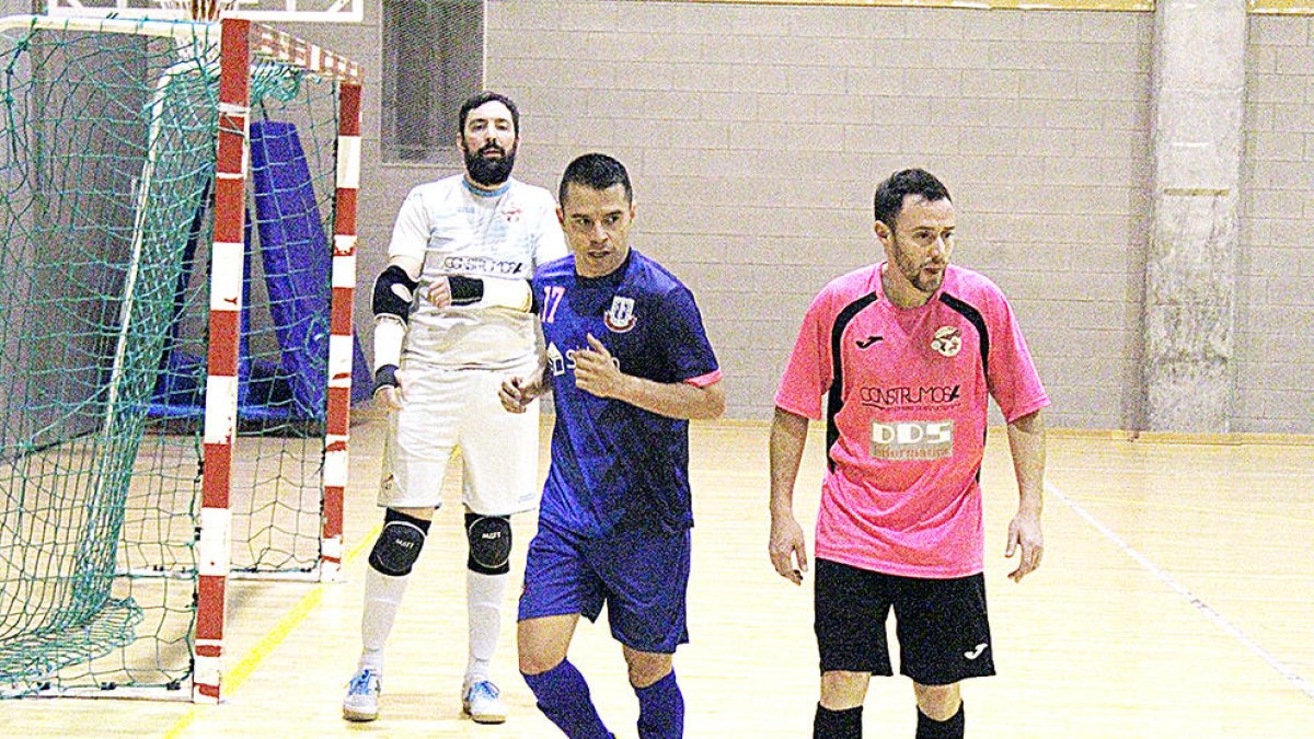 Vuit gols de Saviola donen el liderat a l'Encamp (10-6)