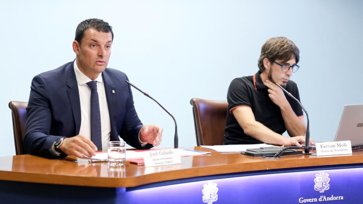 Presentació de les noves línies de bus nacional i el de la capital