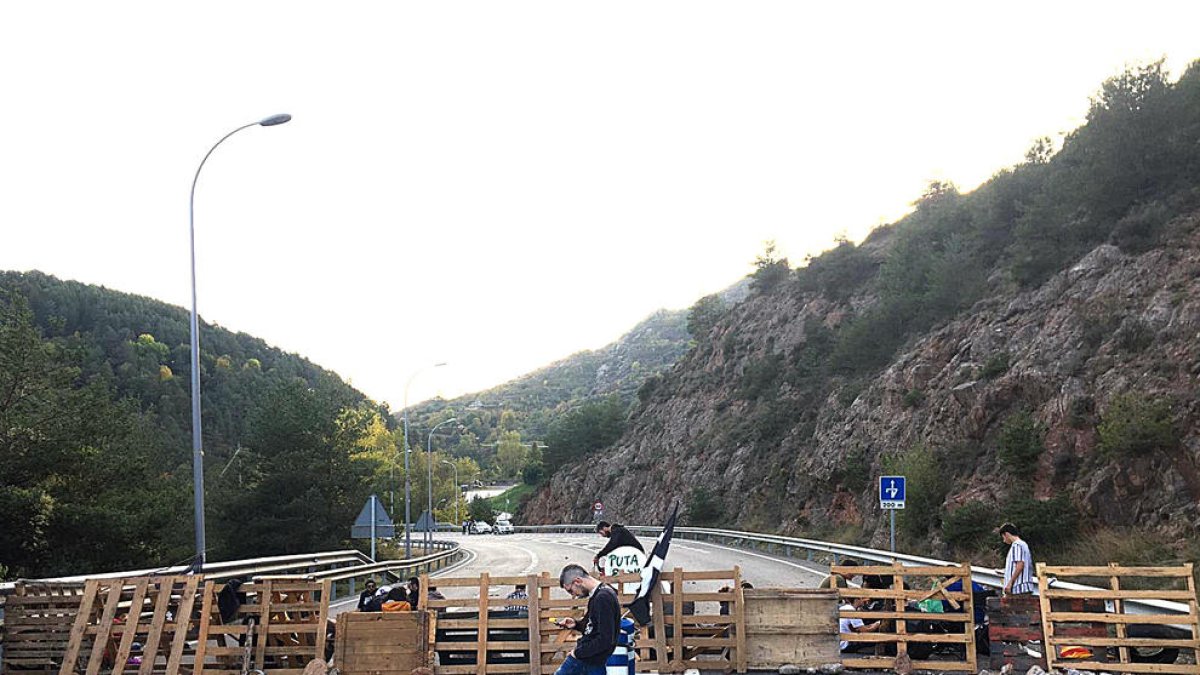 Talls a la C-16 direcció Berga per una manifestació