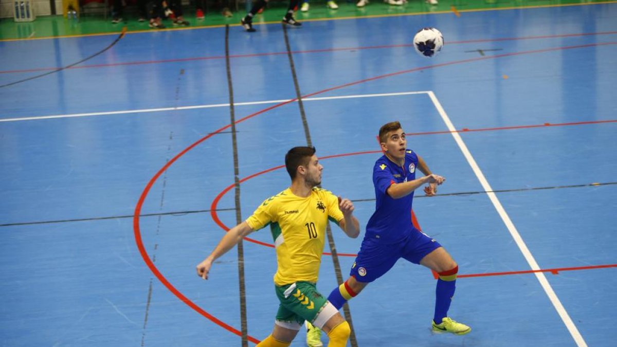 La selecció s'imposa amb solidesa a Lituània (4 a 1)