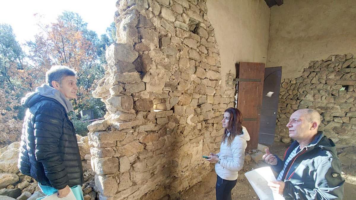 La reconstrucció a Sant Vicenç d'Enclar, a la primavera