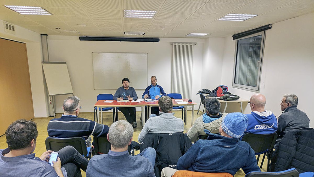 Els monitors d'esquí denuncien irregularitats