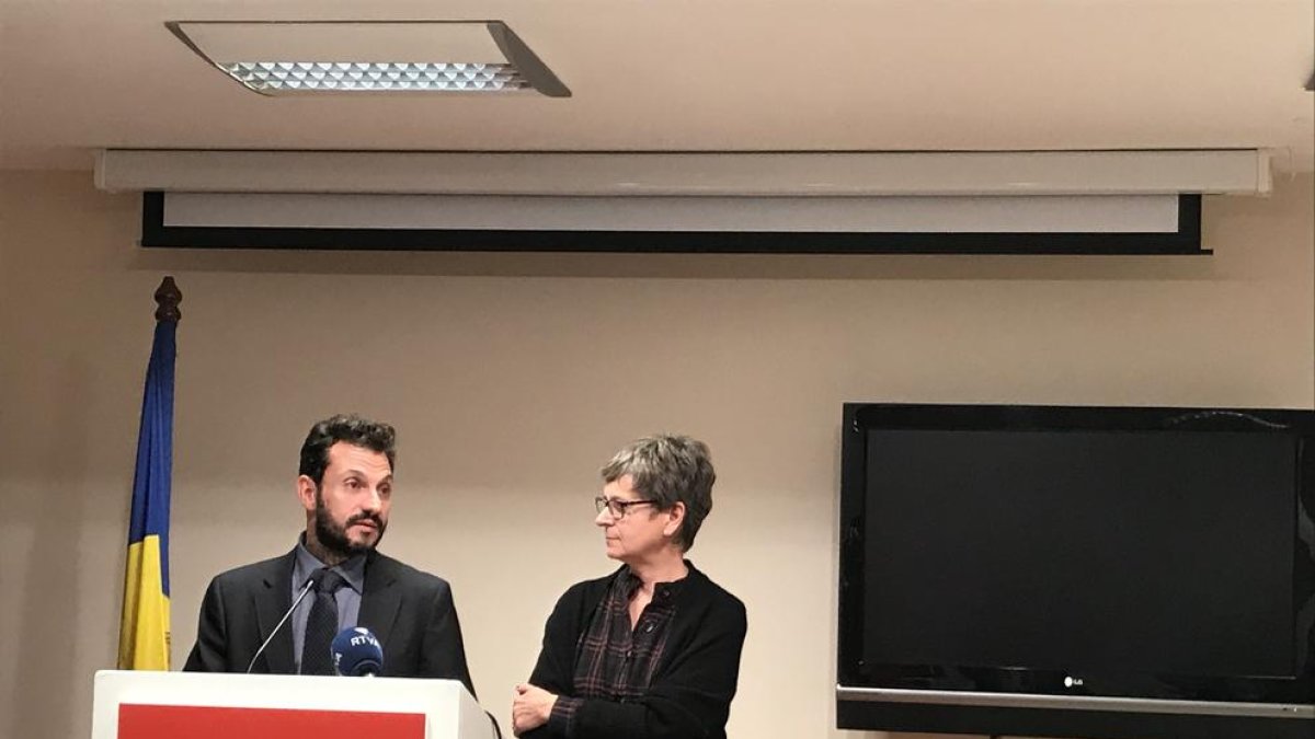 Vela no descarta proposar de nou la reducció de la nacionalitat en deu anys