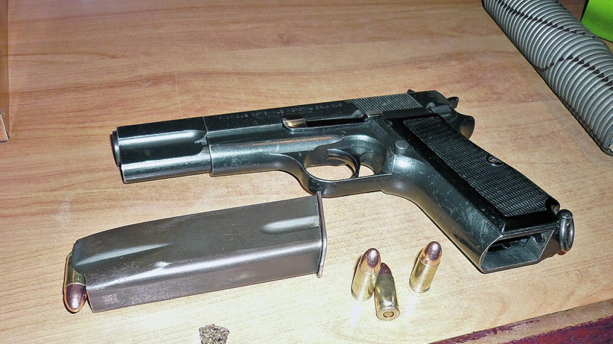 Un detingut per amenaçar amb una pistola