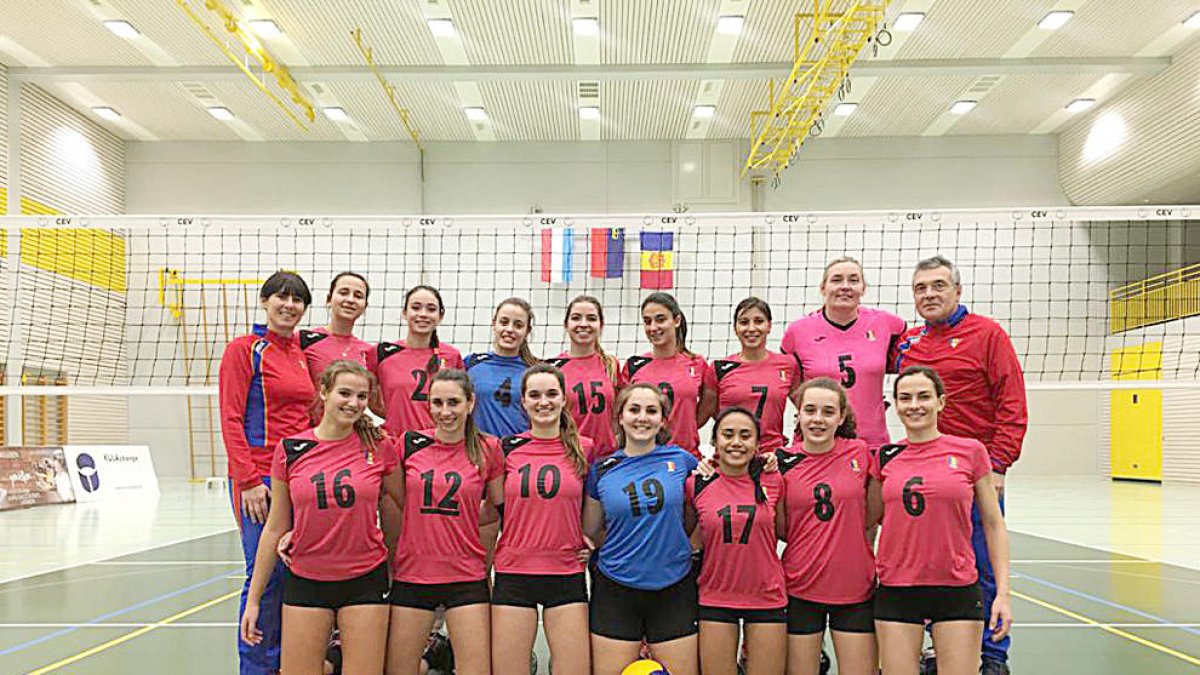 La selecció conclou el retorn amb una derrota (3-0)