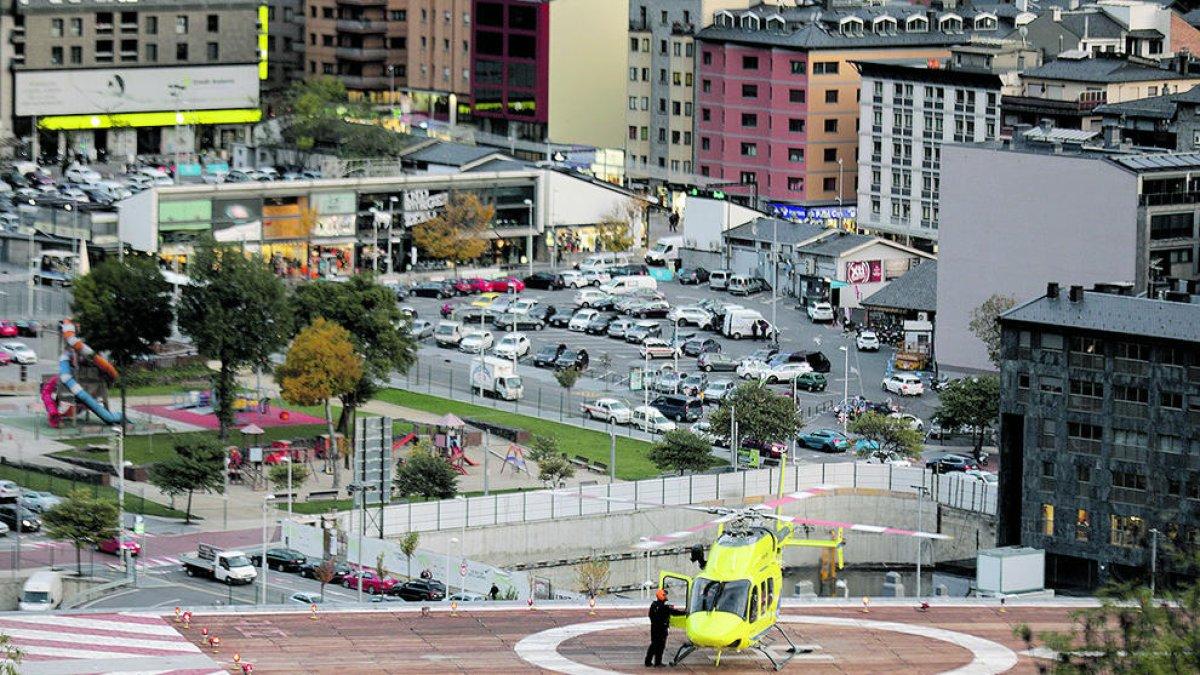 Un menor, en estat greu en caure mentre esquiava