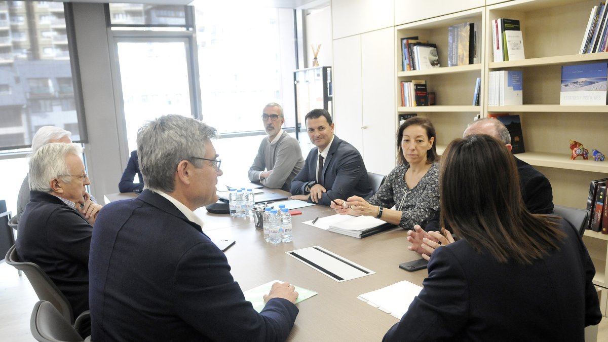 Reunió entre CEA i el ministre Jordi Gallardo