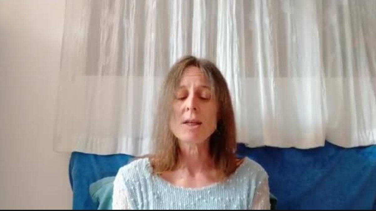 Eva Gironés llegeix