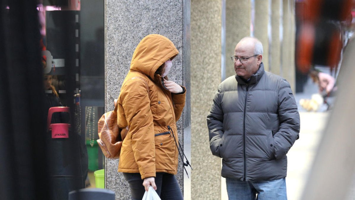 El primer cas de coronavirus obliga a aïllar dotze persones