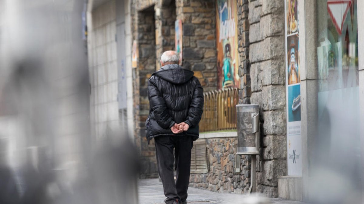 Dinou persones majors de 65 anys per cada cent en edat de treballar