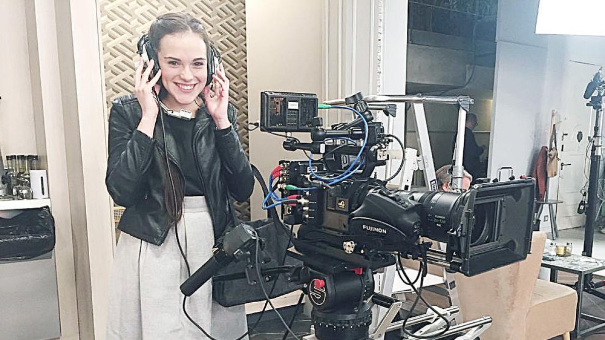 Núria Montes, Una vida als escenaris