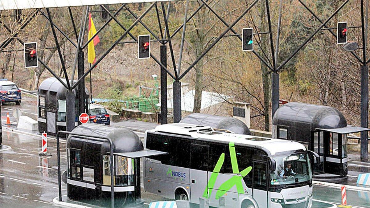 El govern espanyol no fixa una data per obrir la frontera amb Andorra