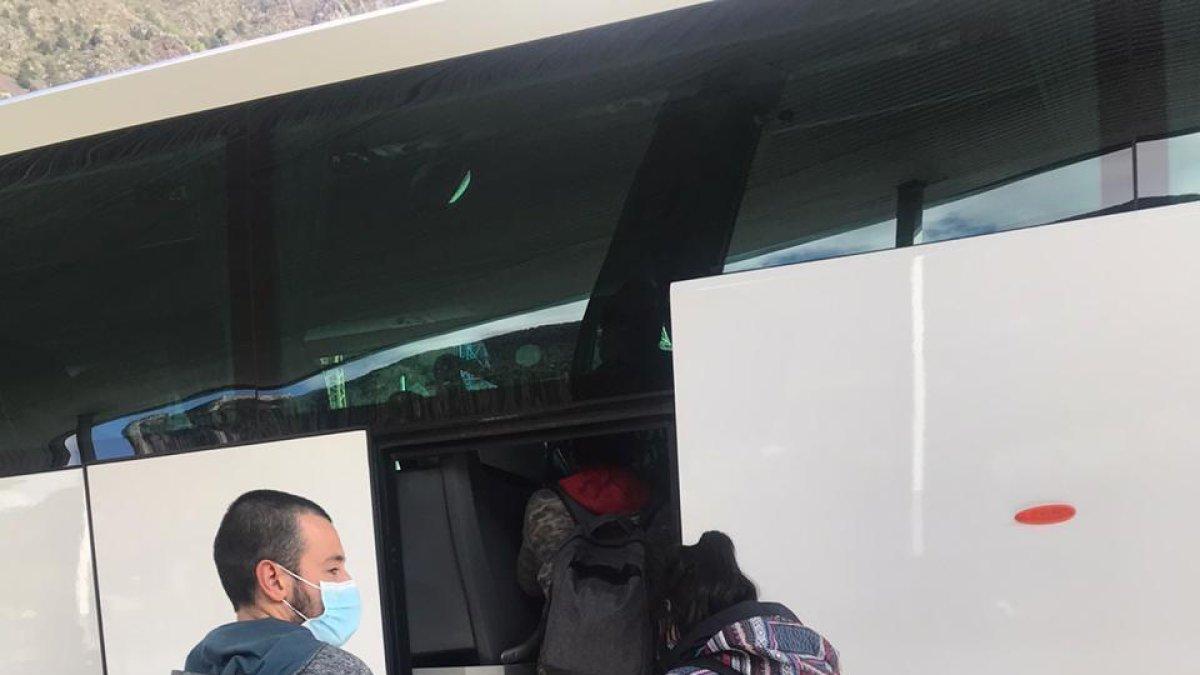 Una trentena d'argentins viatgen cap a Buenos Aires