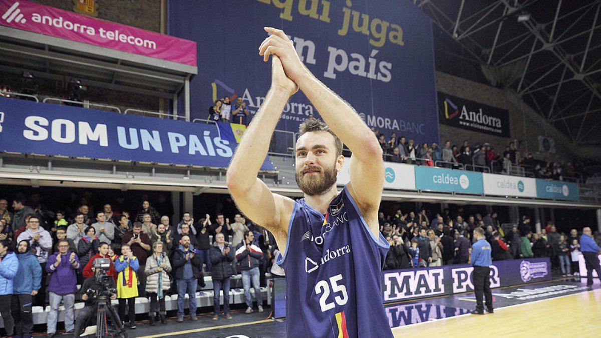 “La meva idea és seguir aquí”