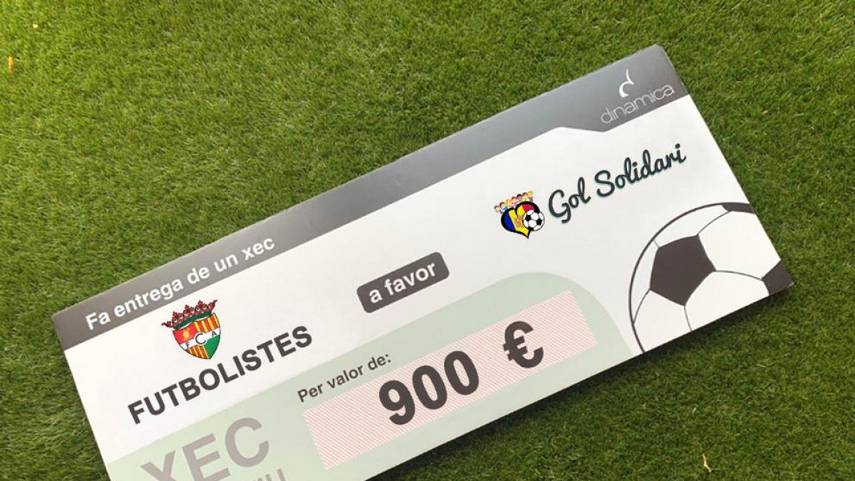 La plantilla de l'Andorra fa una donació a Gol Solidari