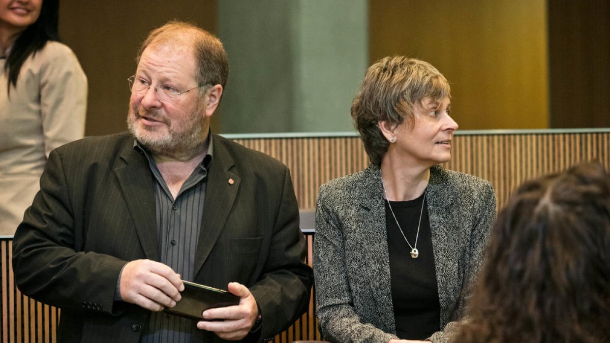 El PS reclama la documentació dels intermediaris de material sanitari