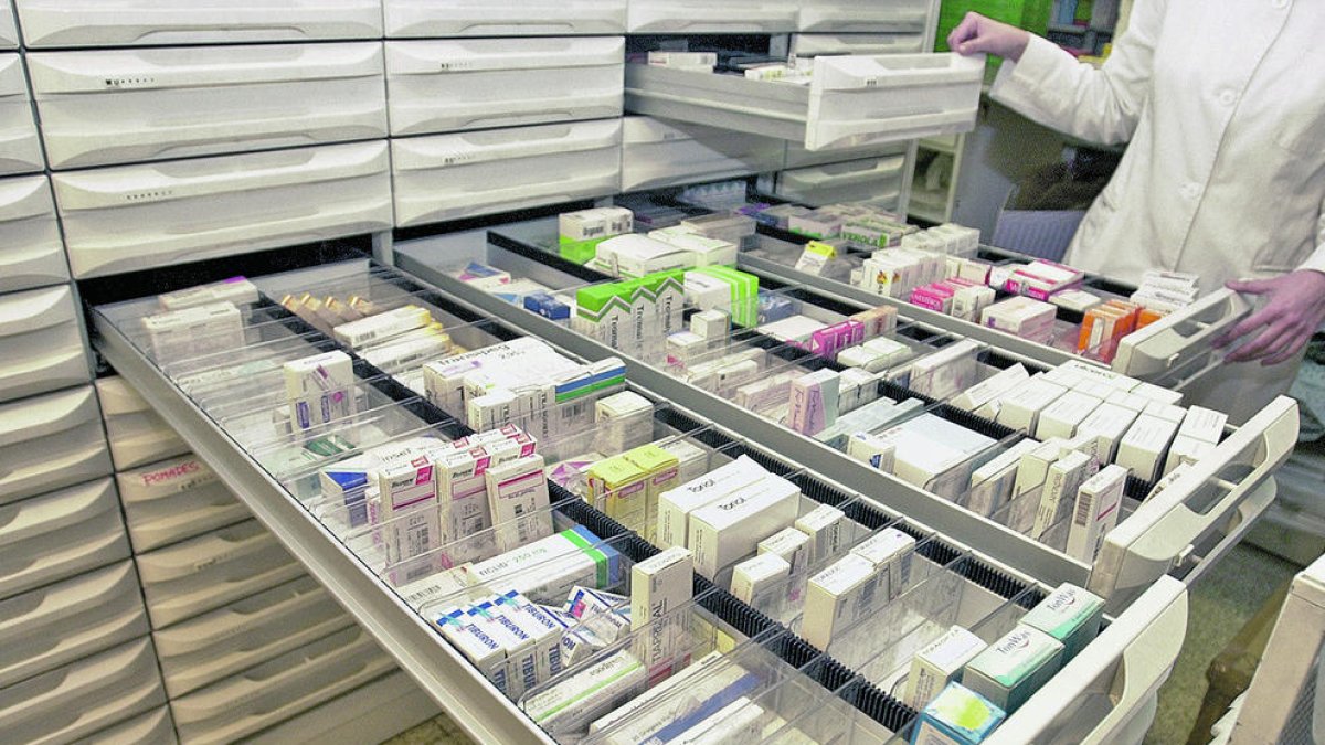 Tres mesos més de pròrroga per als metges