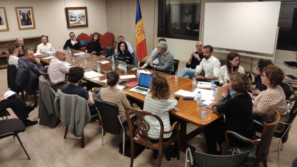 Tancament del batxillerat de l'Escola Andorrana demà i de totes les escoles dilluns per un positiu
