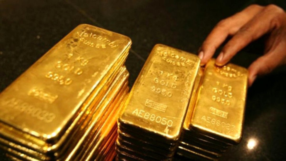 Detinguda una dona de fer feines per robar lingots d'or