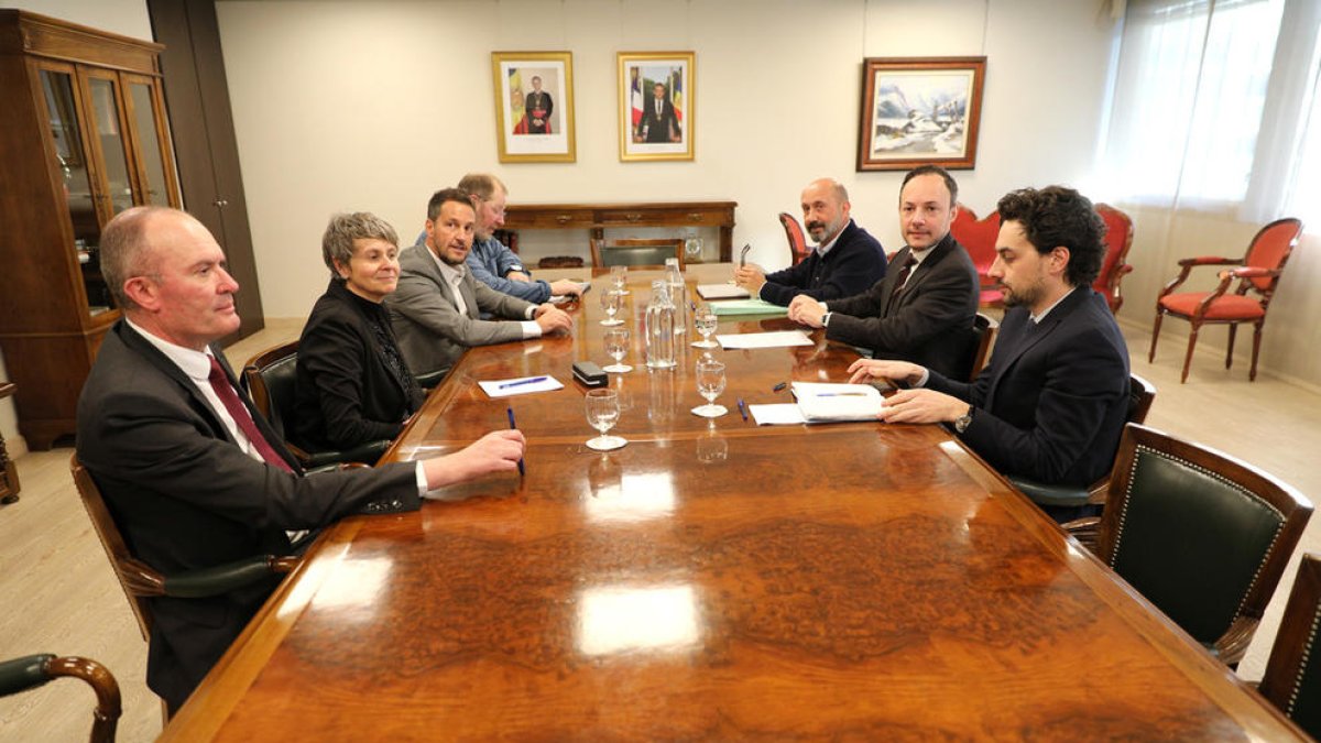 Govern vol revisar el preu dels actes mèdics