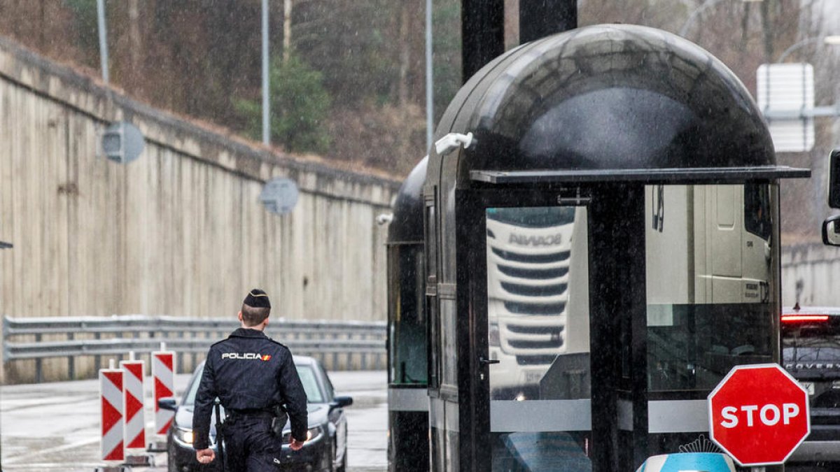 Espanya confinarà els andorrans que hi viatgin