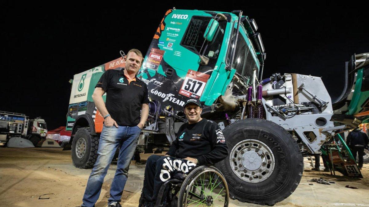 Espectacle d'Albert Llovera al podi del Dakar