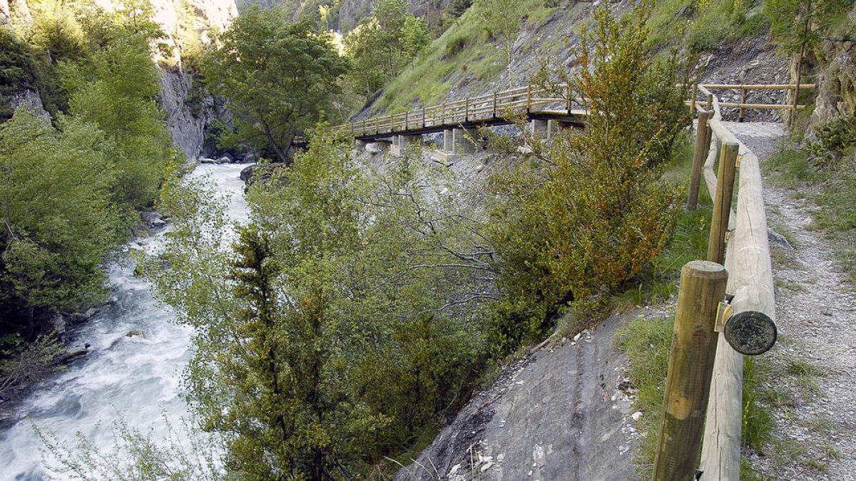 El comú treballa per ordenar el trànsit dels camins de la parròquia