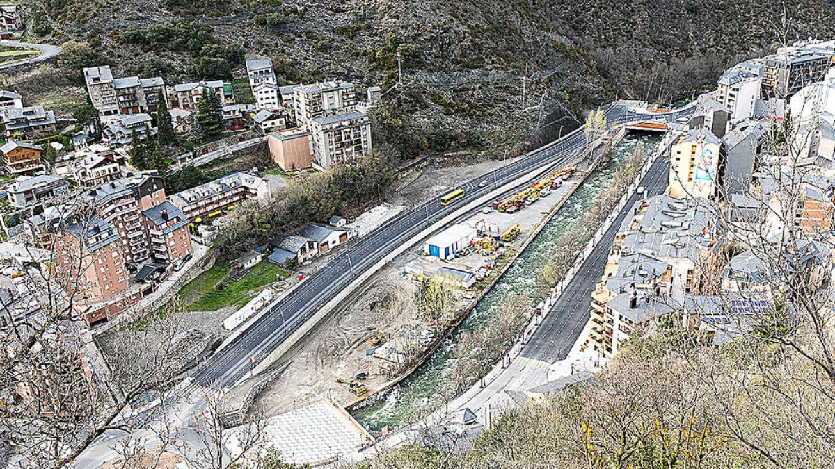 La CG-1 obre el nou tram del vial amb dos carrils a Sant Julià