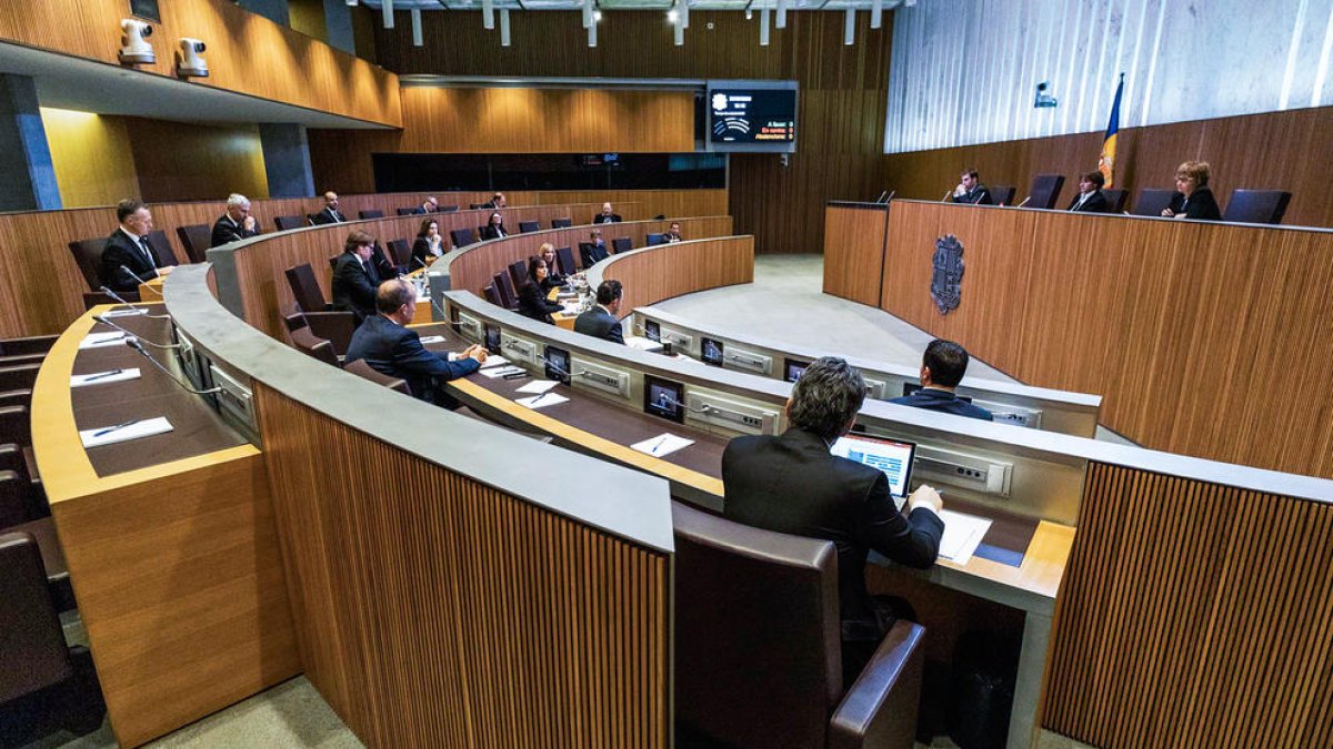 El Consell aprova per assentiment la llei de mesures econòmiques i la de l'estat d'alarma i emergència