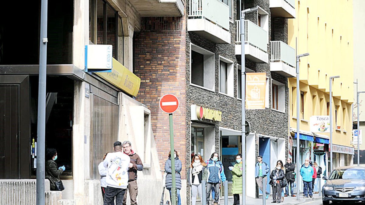 Empleats de Correos lamenten les mancances contra la Covid-19