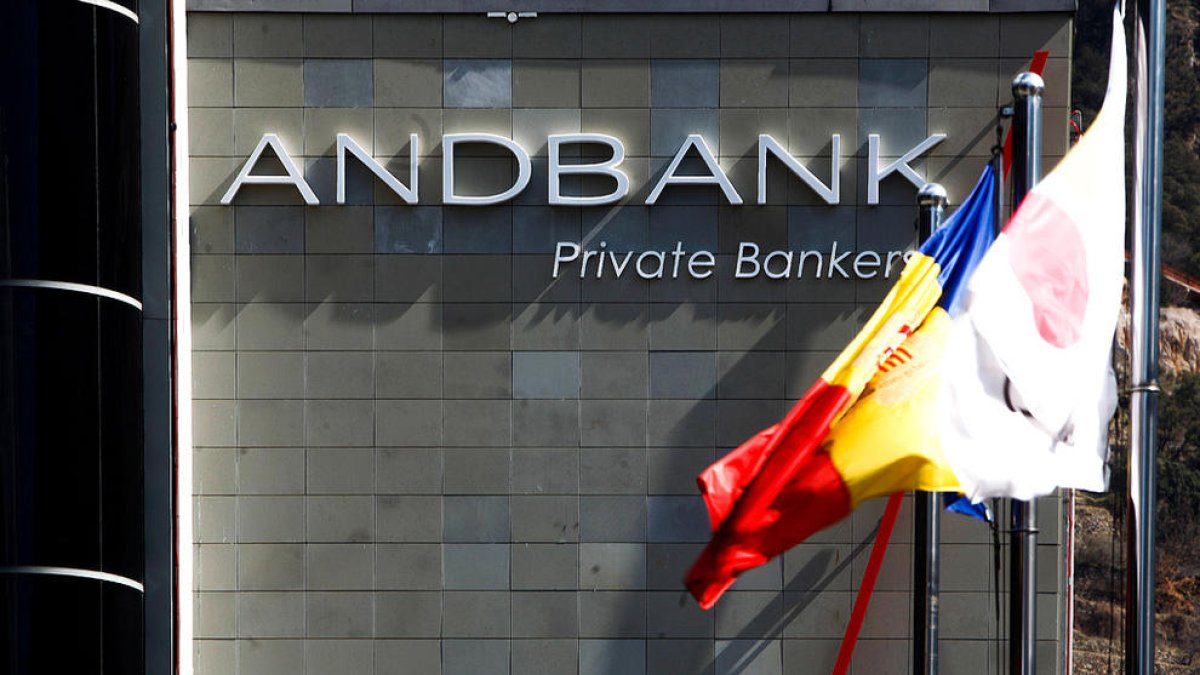 Andbank guanya la subhasta per comprar Bank Degroof Petercam