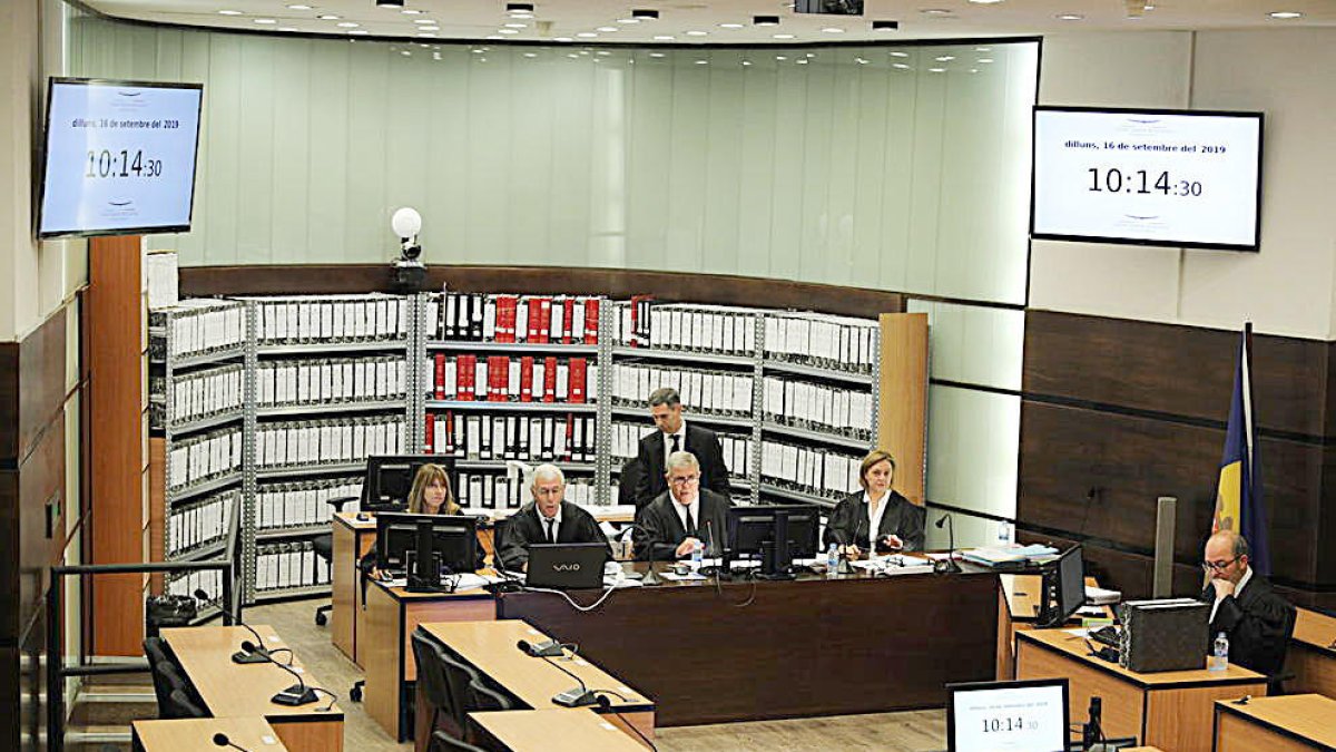 La sala de Prada Casadet acull els primers judicis de Corts