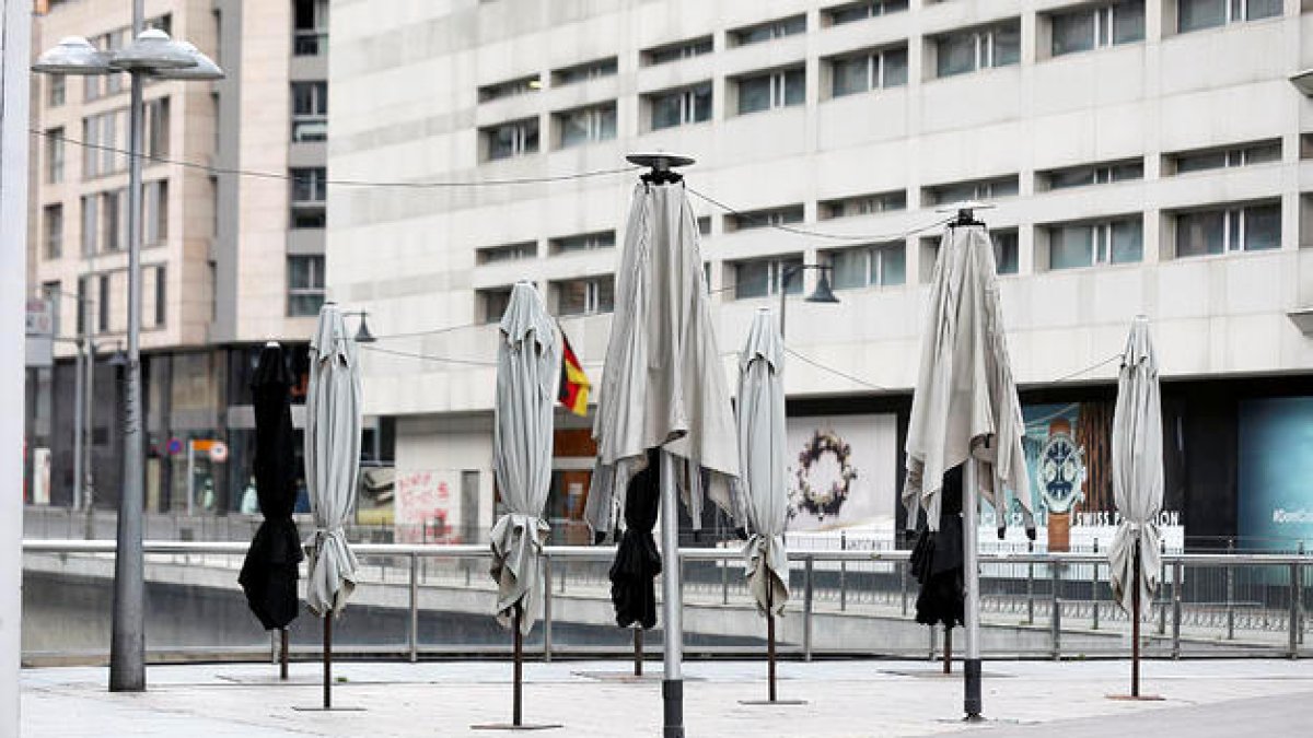 Taules amb un màxim de deu comensals
