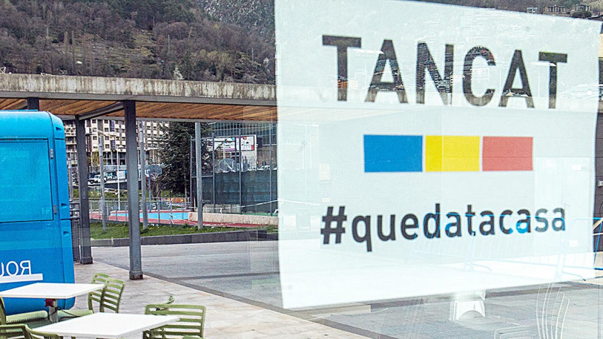 Govern obre la porta als comiats temporals