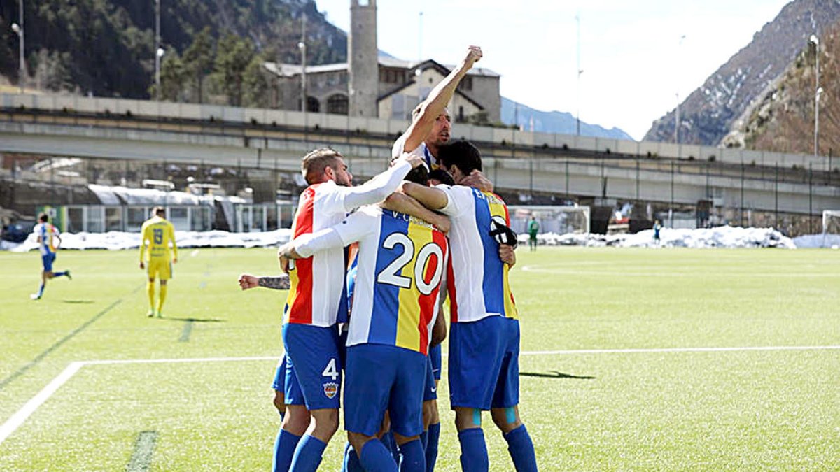 Fins a set equips del grup 3 de Segona Divisió B ja han presentat un ERTO pel coronavirus