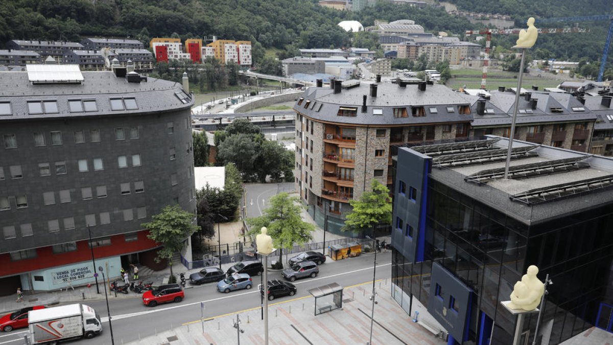 Unió de l'Estació de busos i la plaça Lídia Armengol només per a vianants