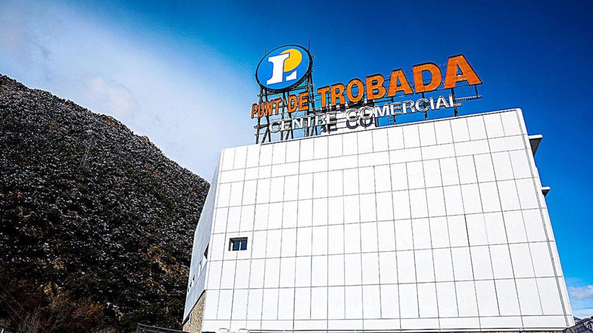El TC ratifica que els Cachafeiro han de deixar el Punt de Trobada