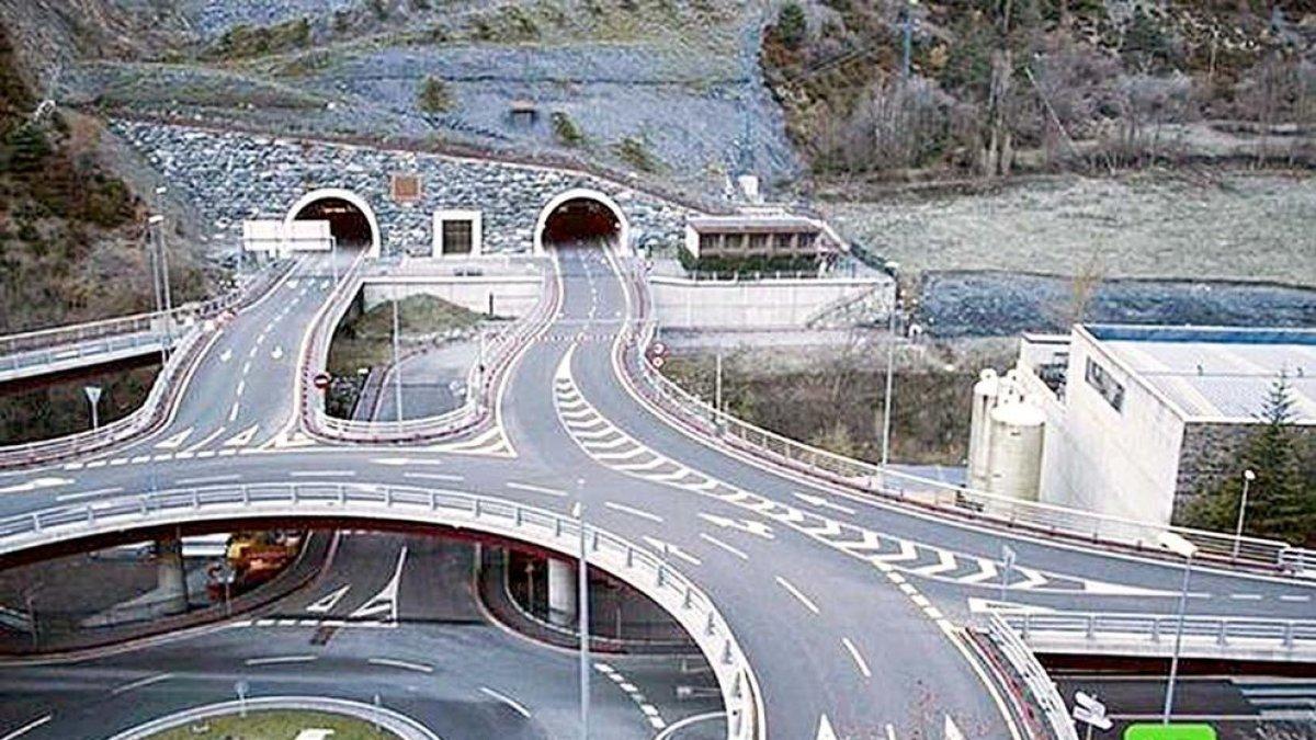 Dos accidents de trànsit en poc menys de quatre hores sense cap ferit de gravetat