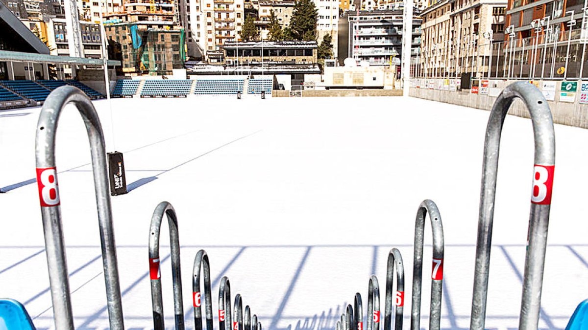 El Coronavirus i l'Estadi Nacional, als set tuits