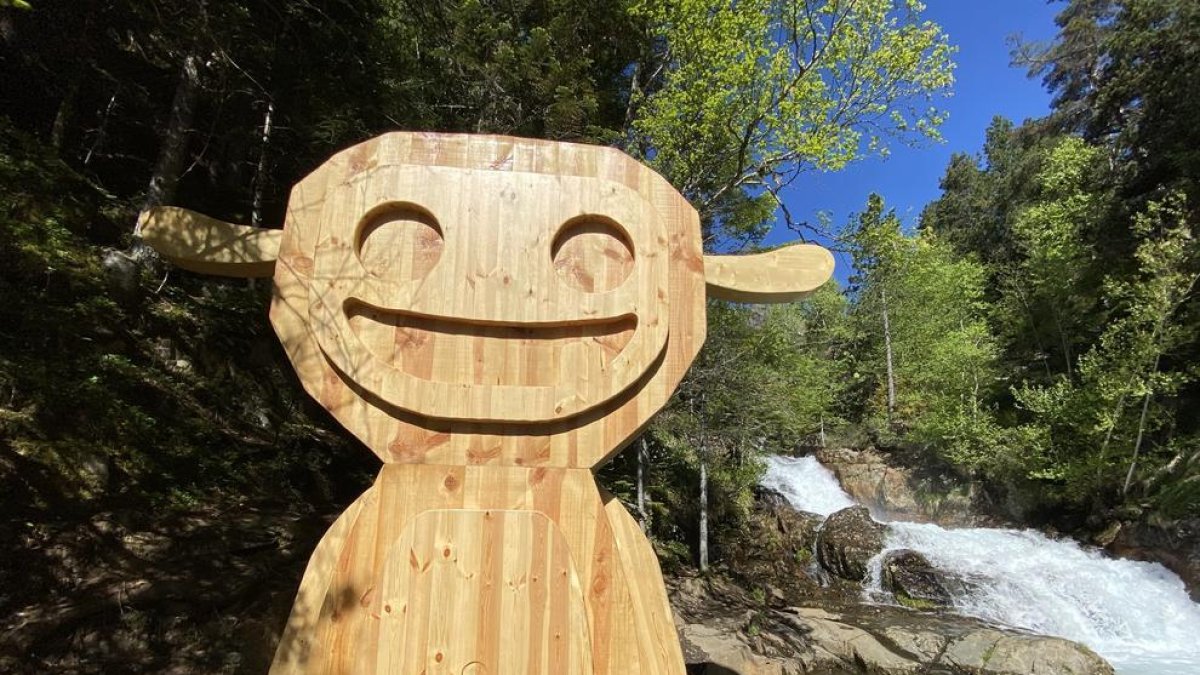 Denúncia d'un acte vandàlic a un tamarro