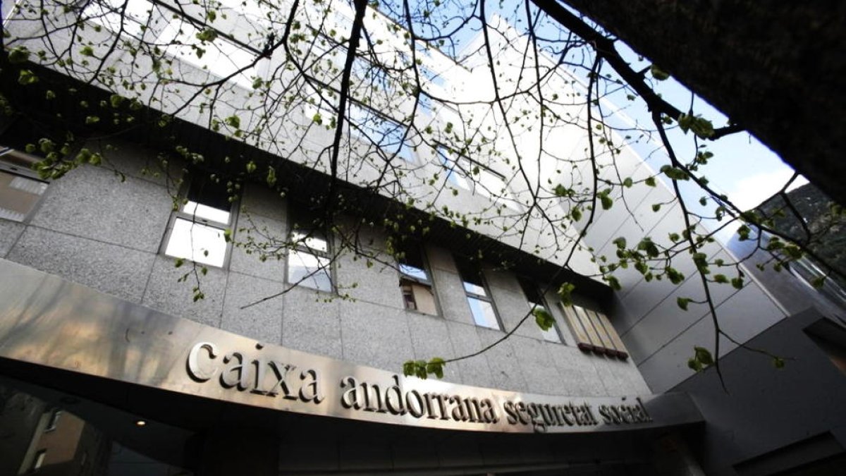 La CASS accepta les baixes laborals per Covid-19 tramitades per un metge