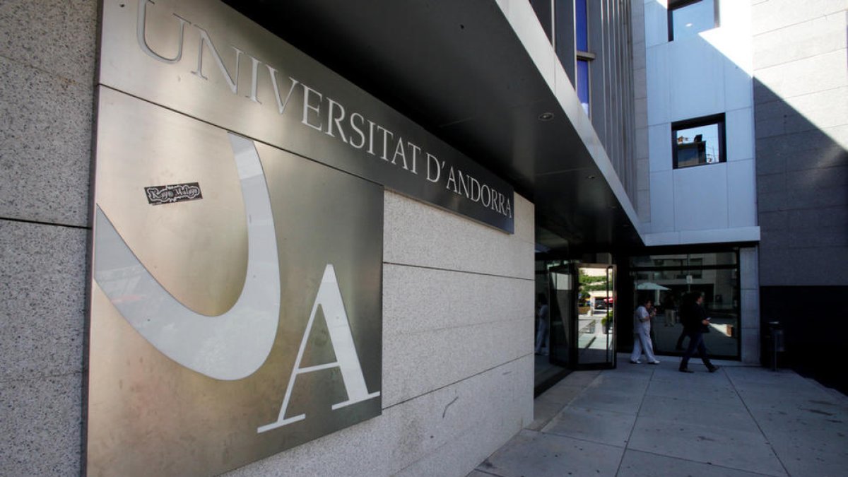 La residència de l'UdA ha de ser privada, segons Govern