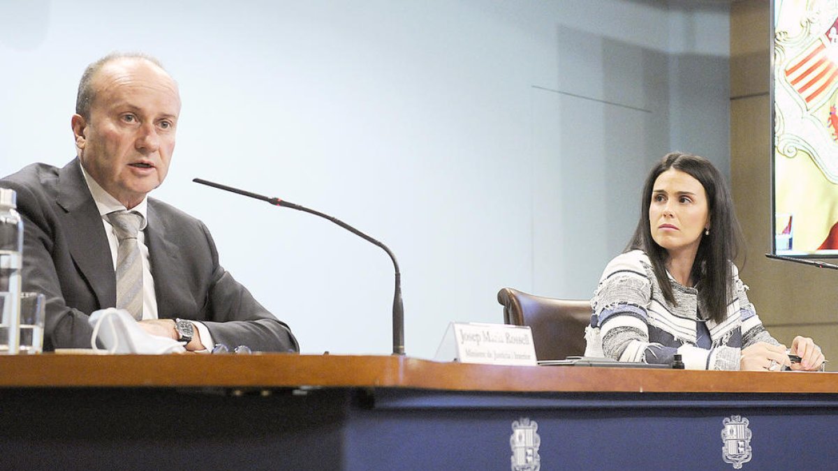 L'accés a Espanya depèn d'un informe jurídic