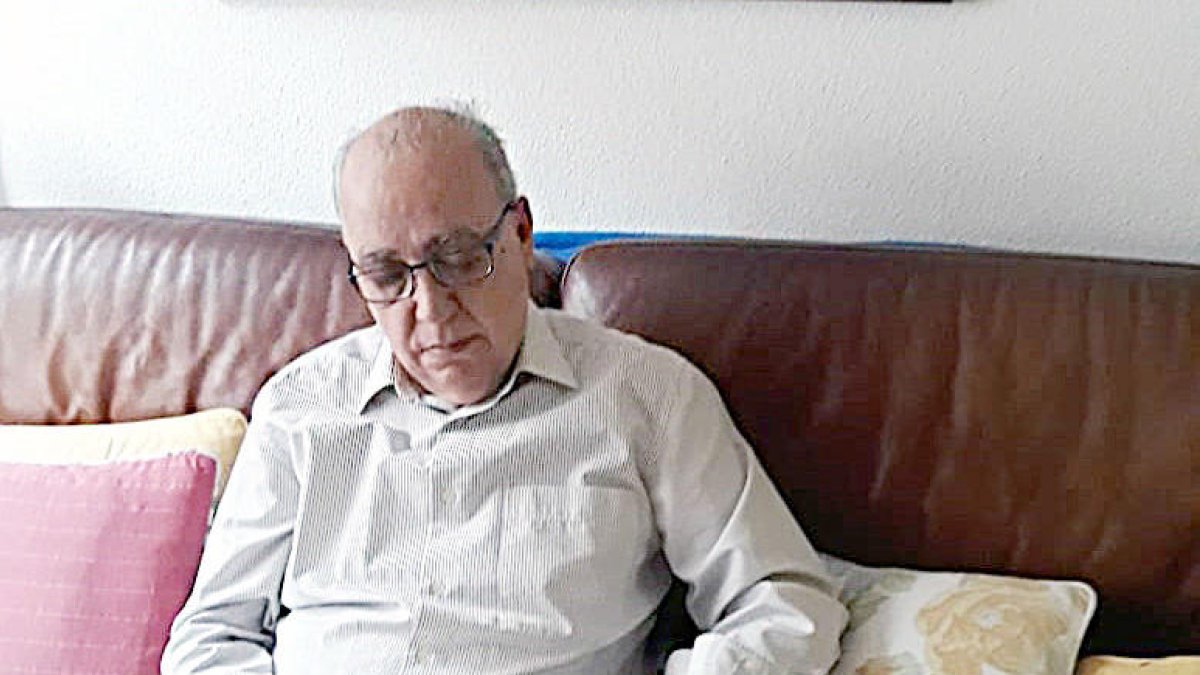 Evadir-se del món entre pàgines d'un llibre de suspens