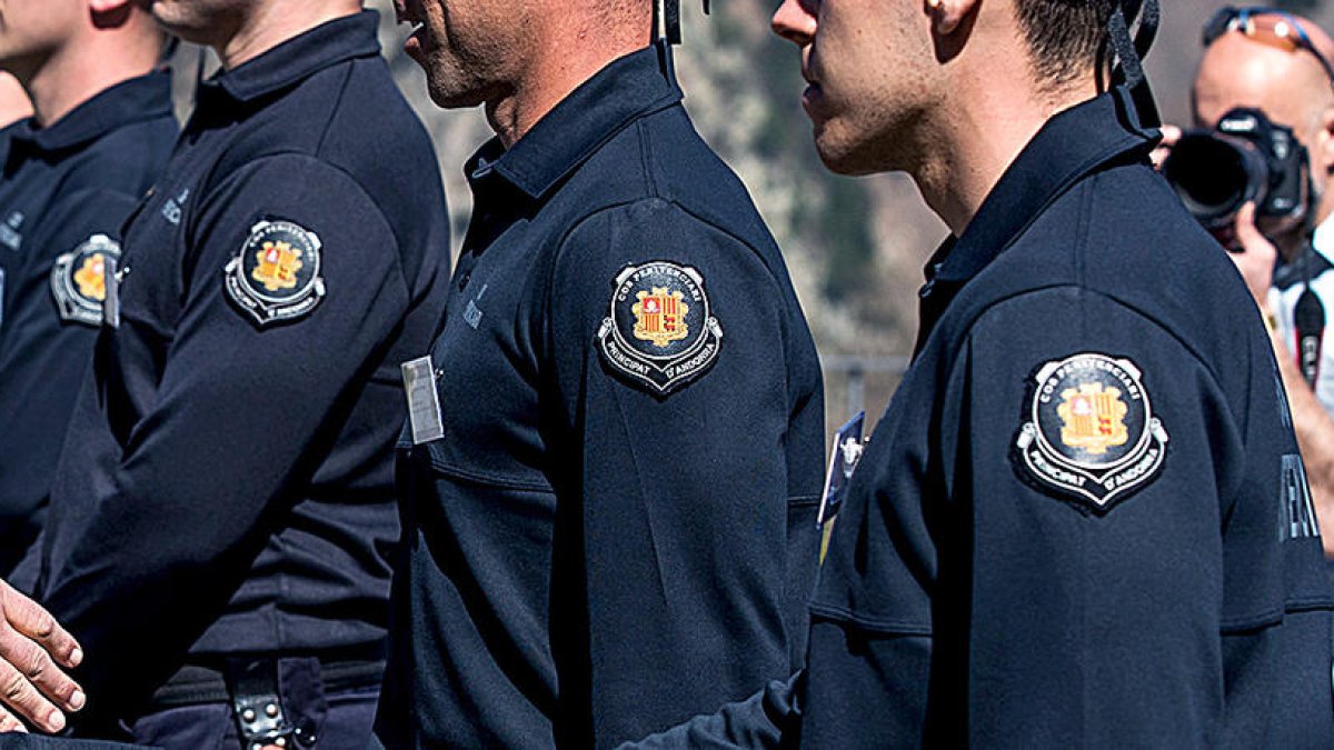 Els carcellers volen dos grups de treball sense contacte