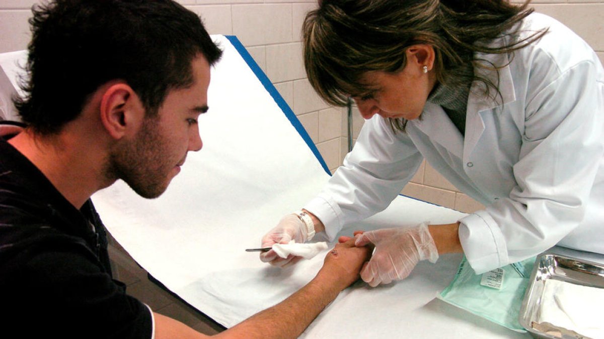 Alerten que els metges no reben formació sobre transsexualitat