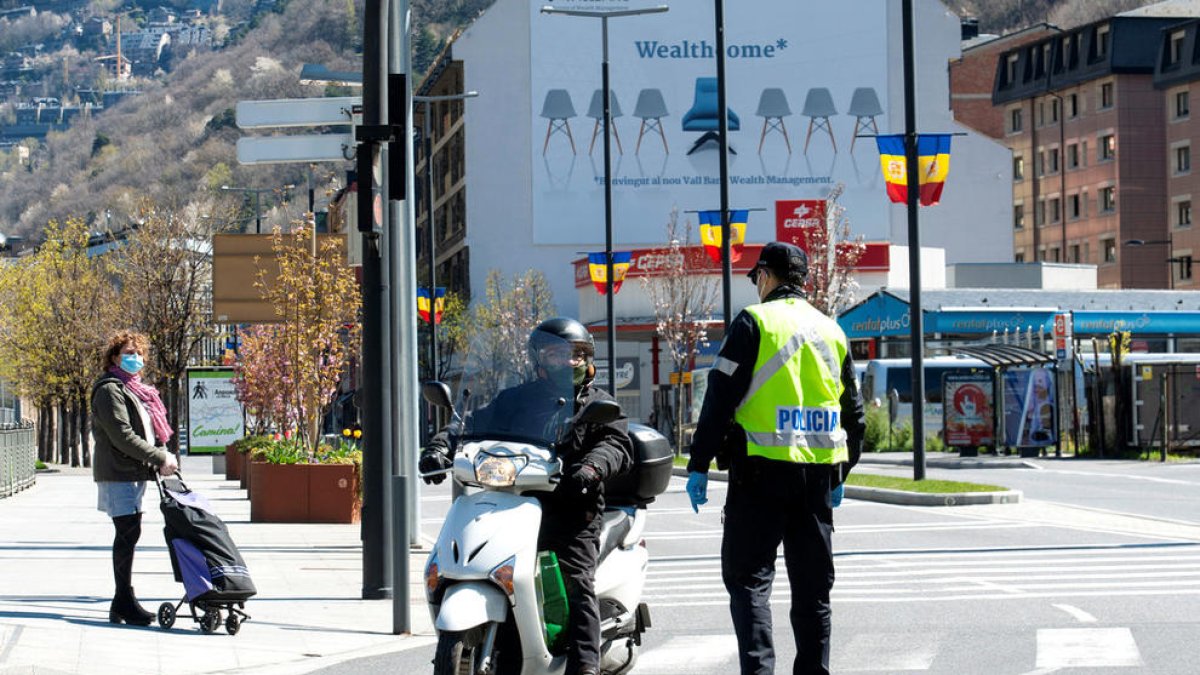Presència policial per espantar els imprudents