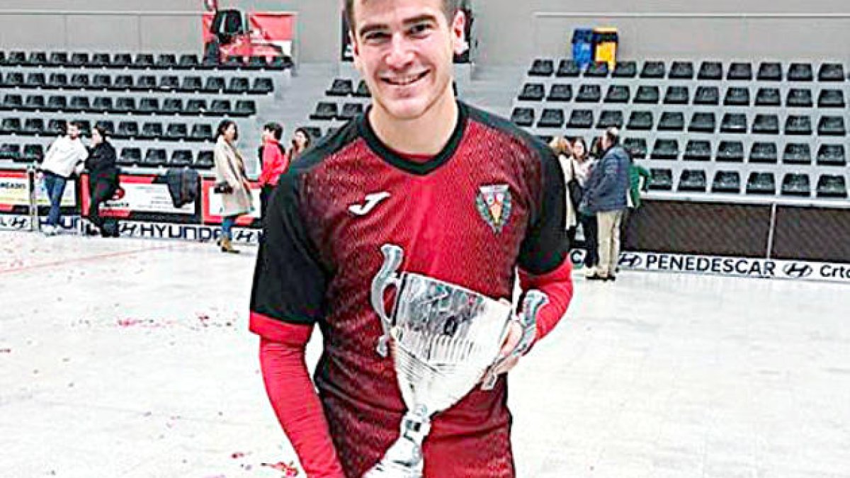 Gerard Miquel encamina la renovació una temporada més amb el CE Vendrell