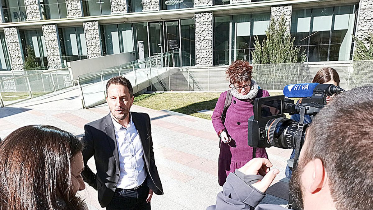 El PS acusa el Govern de “no haver après” la lliçó de BPA