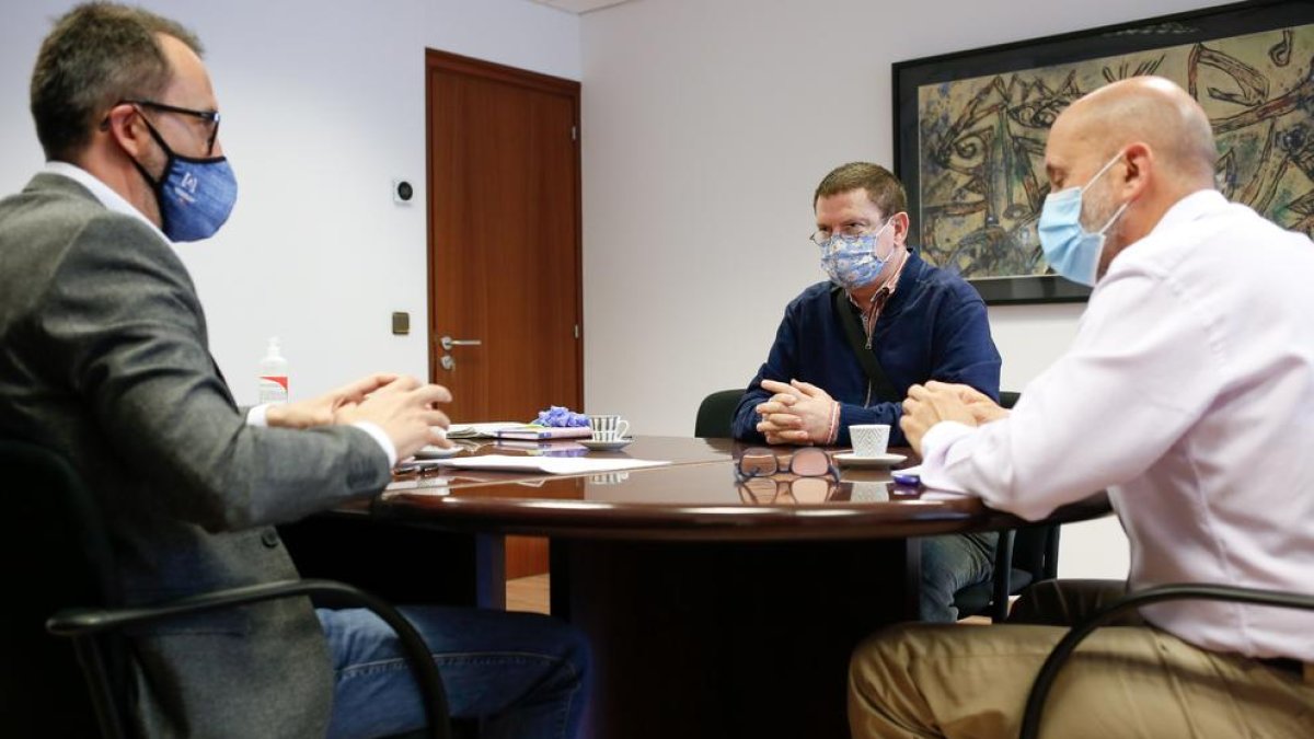 Govern presenta els protocols dels centres sociosanitaris a la gent gran